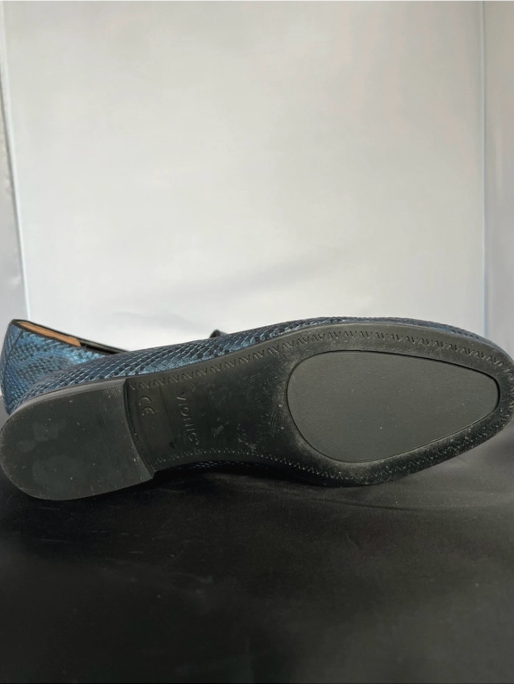 EUC Host Pick 🎉 Vionic Leather Willa II Slip On Loafers Blue Metallic Snake $130 - Picture 8 of 8